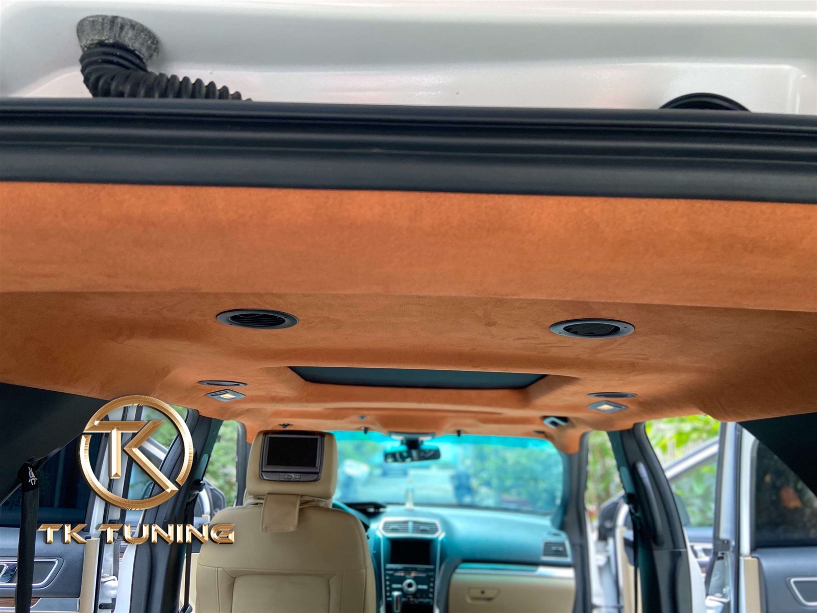 Dán Trần Da Cho Xe Ford Explorer Nhanh Chóng, Chất Lượng